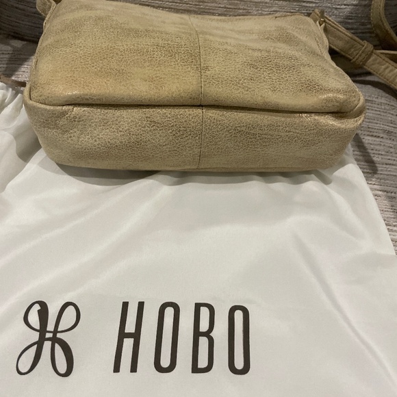HOBO brand soft gold metallic crossbody bag - Picture 7 of 7
